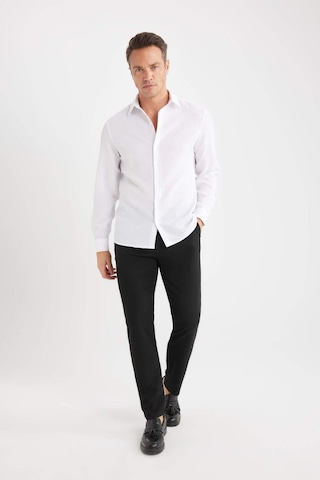 DeFacto Modern Fit Polo Yaka Dokulu Esnek Kumaş Uzun Kollu Gömlek D7246AX25SPWT34