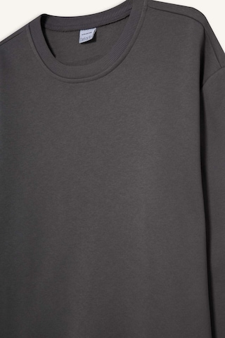 Defacto Relax Fit Bisiklet Yaka Kalın İçi Yumuşak Tüylü Basic Düz Sweatshirt T5139az25augr438 Gri