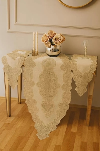 Salon Takımı 5 Parça Keten Dantelli Masa Örtüsü Runner Seti Angelika Model 236- Simli Gold - 150 X 6 Çok Renkli