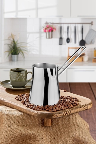 Paslanmaz Çelik 500 Ml Orta Boy Cezve 6 Fincan Ölçüsünde