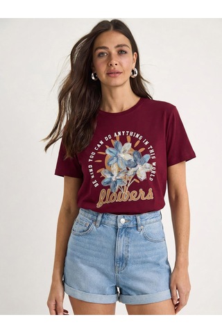 Shade Kadın Kabartma Çiçek Aplikeli Yazı Baskılı Basic T-shirt 7524 60283951 - Bordo