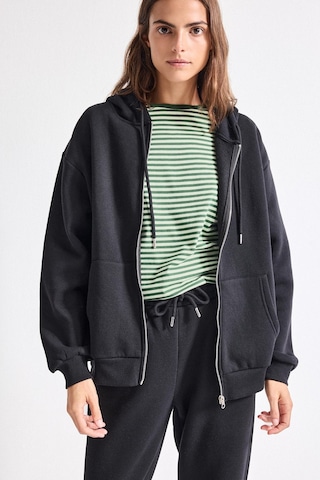 Defacto Relax Fit Kapüşonlu Fermuarlı Cepli Basic Sweatshirt Hırka D8717ax26wnbk81 Siyah-bk81