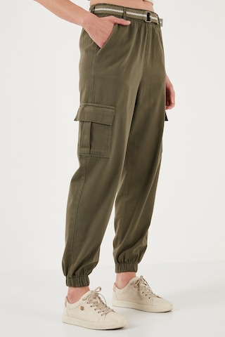 Lela Pamuklu Standart Fit Normal Bel Lastikli Paça Kemerli Jogger Bayan Pantolon 668Yp5045 Haki