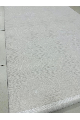 Bambu % 100 Sık Dokuma +12 Hav Yükseklikte Beyaz Bambusa Kesme Halı