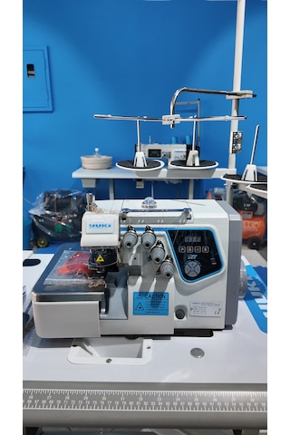 Yuki Yk-847-4d 4 İplik Overlok Makinası Kısa Masalı Açılıp Kapanabilen Yan Masa li Yok