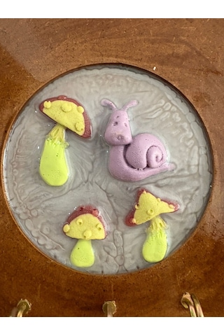 Pelince - Salyangoz Ve Mantar Figürlü - Epoksi Ahşap Anahtar Askılığı Tek Ürün - Çap: 18 Cm Ahşap