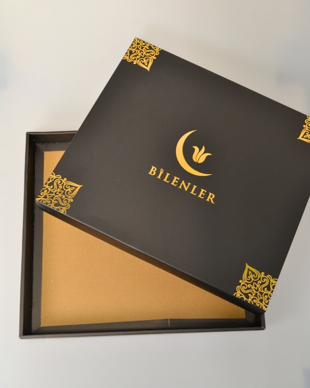 Lüks Siyah Hediye Kutusu Büyük Boy 32x36x4 Cm Sert Kapaklı Sunum Kutusu