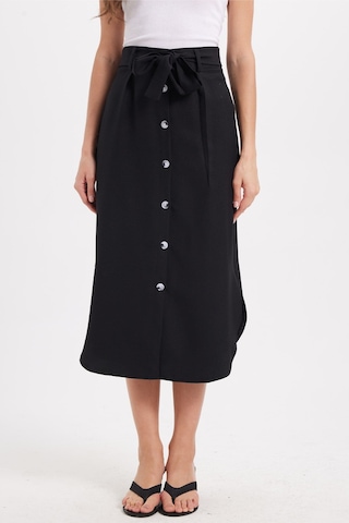 Tudors Kadın Slim Fit Dar Kesim Pileli Pamuklu Ön Düğme Kapamalı Kuşaklı Yırtmaçlı Siyah Etek -50946