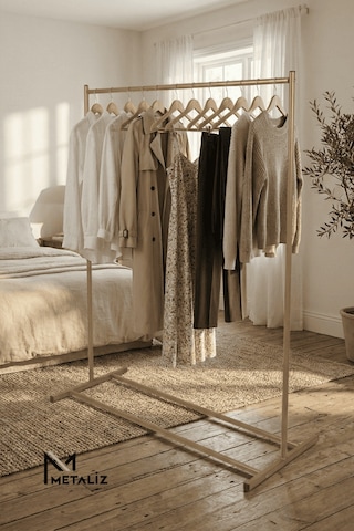 Gold Metal Konfeksiyon Askısı - Minimalist Elbise Askılığı - Butik Tipi Askı Altın
