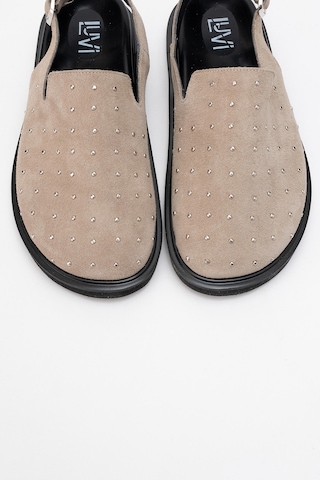 Luvishoes Luvi Shoes Our Bej Hakiki Deri Süet Zımbalı Burnu Kapalı Kadın Sandalet Süet Bej