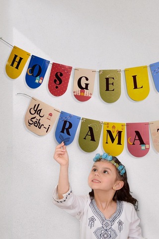 Hoşgeldin Ya Şehr-i Ramazan Renkli Flama Duvar Süsü Ramazan Süsü Hasır İp İle Gönderilmektedir Çok Renkli