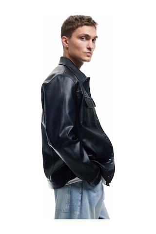 Koton Klasik Yaka Kapaklı Cep Detaylı Uzun Kollu Slim Fit Suni Deri Ceket Siyah 6wam20100hw Siyah