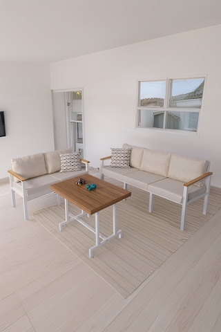 Neokas Balkon Mobilyası, 2 + 3 + Masa Bahçe Takımı, Kafe Koltuğu, Bekleme Alanı Koltuğu, Neokas Balkon Mobilyası, 2 + 3 + Masa Bahçe Takımı, Kafe Koltuğu, Bekleme Alanı Koltuğu,