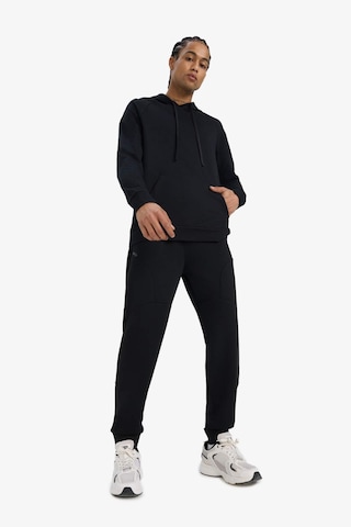 DeFactoFit Standart Fit Kapüşonlu Sporcu Sweatshirt D8014AX25SPBK81