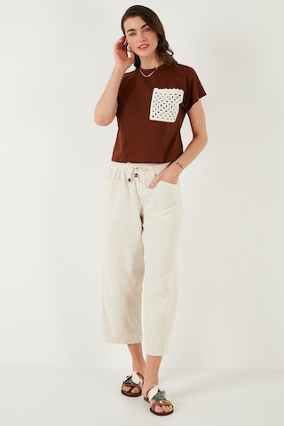 Lela Pamuklu Tek Cepli Regular Fit Bisiklet Yaka Bayan T Shirt 5865818 Kahve