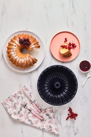 Karaca Diamond Döküm Dilimli Kek Kalıbı 26 cm