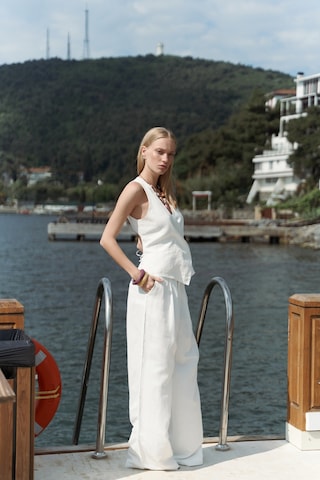 Nagmetah Sırt Pencereli Ekru Yelek Pantolon Takım Ekru