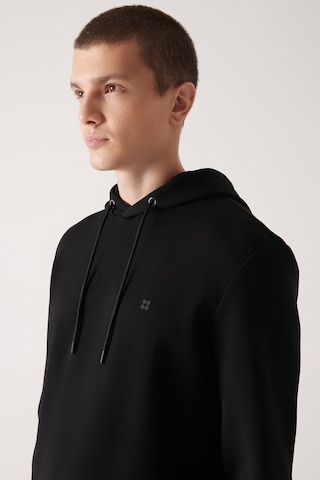 Avva Erkek Siyah Sweatshirt Kapüşonlu Esnek Yumuşak Doku İnterlok Kumaş Standart Fit Normal Kesim B001101 Siyah