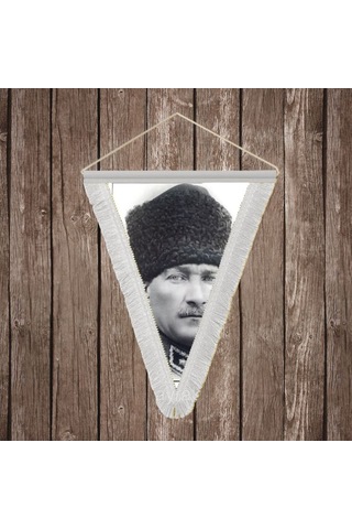 Siyah Beyaz Kalpaklı Atatürk Portresi Beyaz Saçaklı Üçgen Flama Bayrak Hatıra Flama Ata30 Diğer