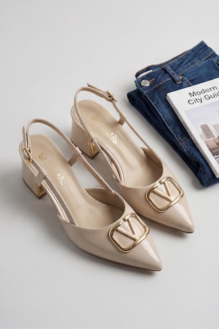 V-royal Nude Bej Rugan Işıltılı Altın V-toka Detaylı Elegant Slingback - Sivri Burun Alçak Kare ...