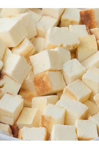 Freeze Dried San Sebastian Cheesecake Kurutulmuş Çıtır Cheesecake Küpleri, Karamelize Atıştırmalık - 100 Gr