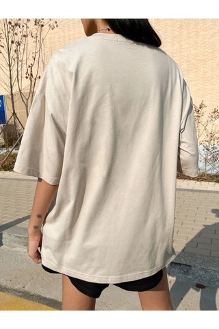 Flood Of Style Kadın Ekru Original Vintage Raw Baskılı Oversize Bisiklet Yaka Tshirt