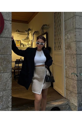 Defymoda Şanel Kapaklı Çoban Dikiş Detaylı Kısa Etek - Bej Bej