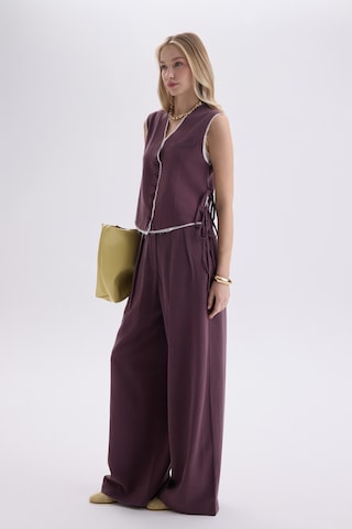 Mai Collection Mai Studios Co. Shonas Bağcık Detay Bordo Yelek Pantolon Takım Bordo
