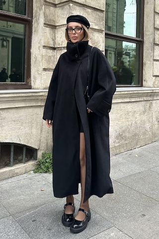 Siyah Vittoria Düğmeli Yaka Kaban - 2511 Siyah