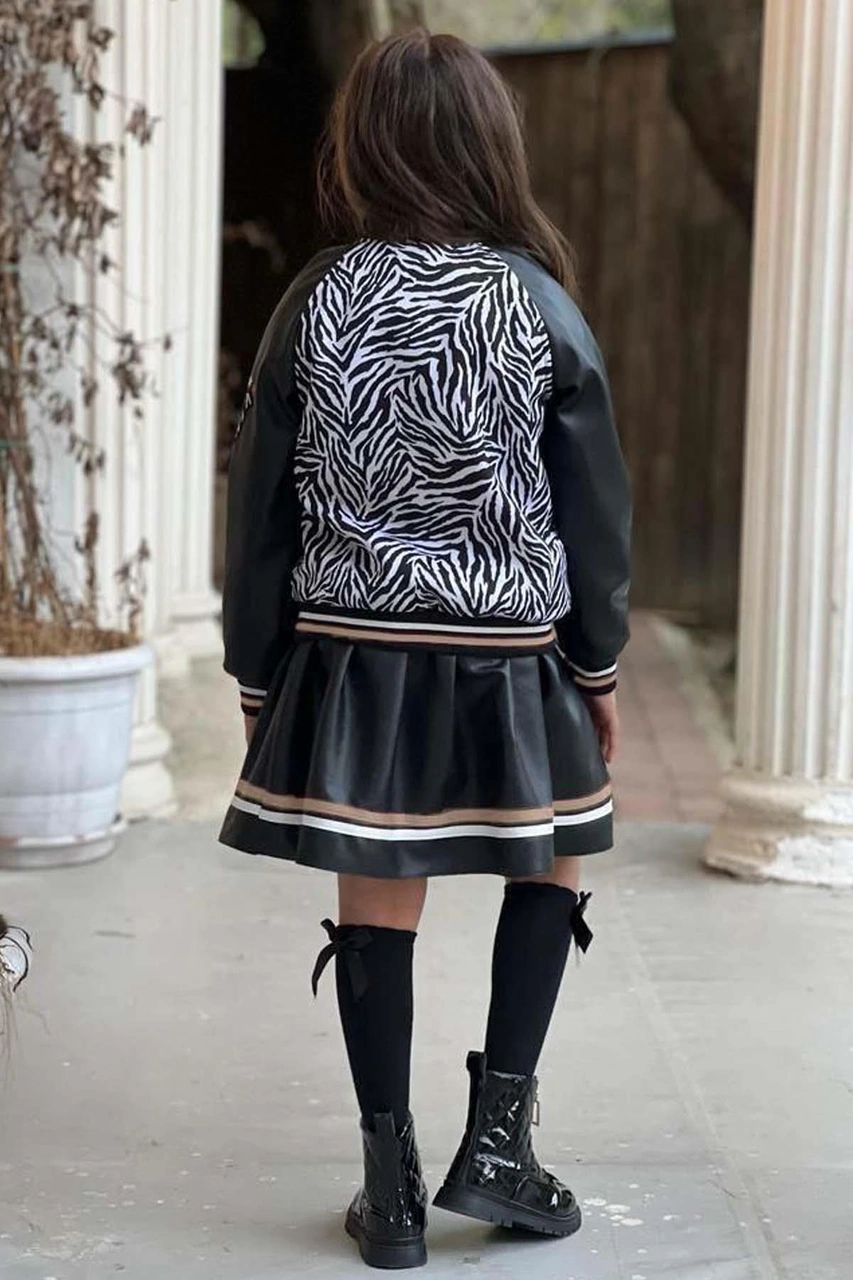 Riccotarz Kız Çocuk V Cool Yazı Baskılı Sweatshirt Zebra Ve Gold Şerit Detaylı Deri Ceketli Etekli Takım Gold