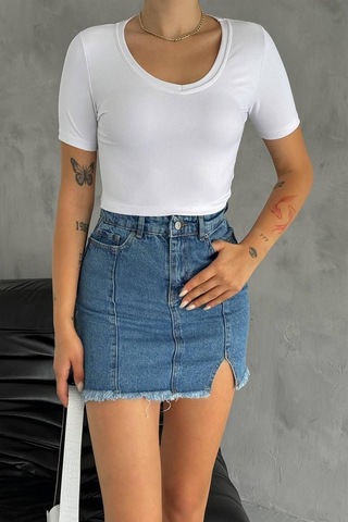 Noa & Noa Kadın Geniş Yaka Fit Crop Body Sade & Güçlü Stil Beyaz
