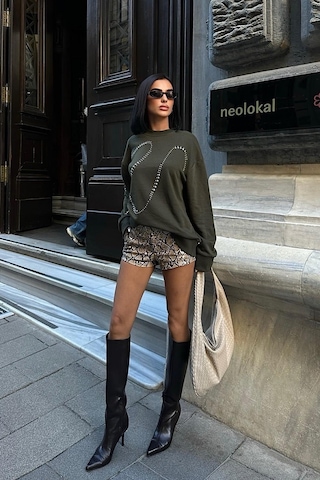 WeShaya Kadın Haki Taşlı Pamuk Oversize Sweatshirt Haki
