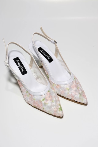 Zarif Çiçekli Tül Detaylı Topuklu Ayakkabı Beyaz