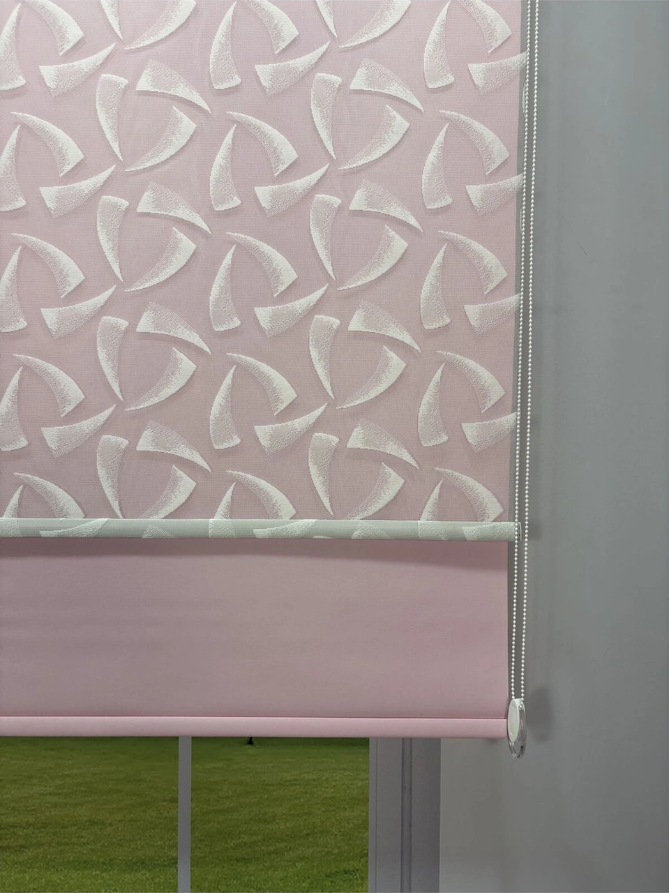 Nova Serisi Üç Yaprak Desenli Çift Mekanizmalı Beyaz Tül Pembe Stor Perde Pembe