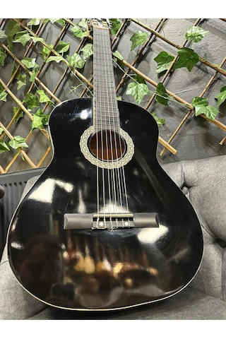 Outlet 4/4 Flatolu Siyah Klasik Gitar Orta Seviye Kılıf-pena Dahil