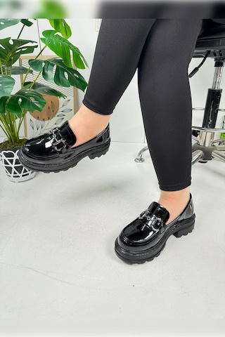 Günlük Kadın Loafer V Tokalı Kalın Topuklu Tırtıklı Tabanlı Oval Burunlu Makosen Ayakkabı 7455 - 7453 7453-siyahrugan