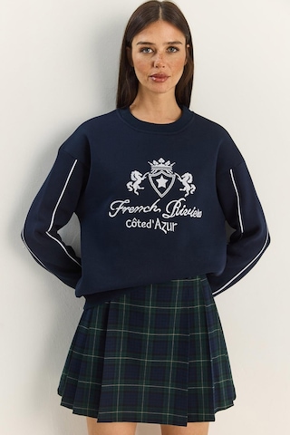 Shade Kadın Bisiklet Yaka Nakış İşlemeli Üç İplik Şardonlu Sweatshirt 60601049 - Lacivert