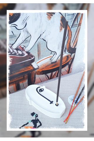 İskandinav Minimalist Yüz Figürlü El Yapımı Beyaz Çubuk Ve Konik Tütsülük