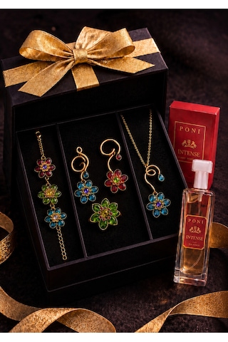 Premium Çiçek Desenli Takı Seti ve Parfüm Kolye Küpe Yüzük Bileklik Kombini Şık Hediye Kutulu Kadın Takı Seti Çok Renkli