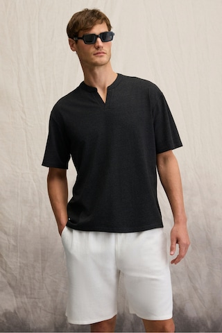 Grimelange Grımelange Tuomo Erkek Hakim Yaka Kısa Patlı Kısa Kollu Relaxed Fit Siyah T-shirt Siyah