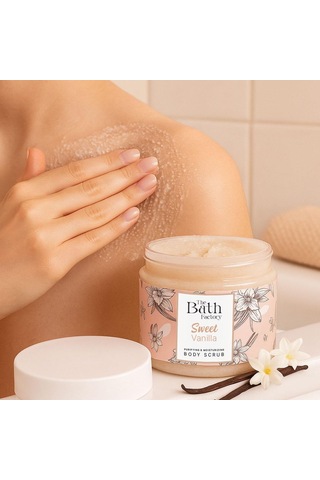 The Bath Factory Vanilya Aromalı Nemlendirici Ve Arındırıcı Vücut Peeling 300 G