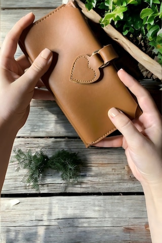 Ayleen Ayz İsme Kişiye Özel Hediye Yumuşak Derili Tokalı Ve Çok Bölmeli Taba Bayan Kadın Cüzdan Aksesuar Kartlık Telefon Bölmeli Taba