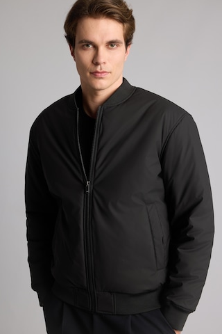 Defacto Sıcak Tutan Su İtici Slim Fit Kolej Yaka Fermuarlı Astarlı Bomber Mevsimlik Mont A3105ax26aubk27 Siyah-bk27