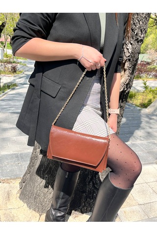 Butikolea Edge Mini Zincir Askılı Portföy Kadın Çantası Kahverengi