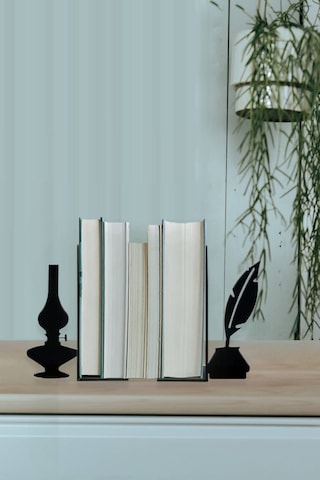 Hobi Demir Sanat Gaz Lambası ve Divit Figürlü Dekoratif Metal Kitap Tutucu