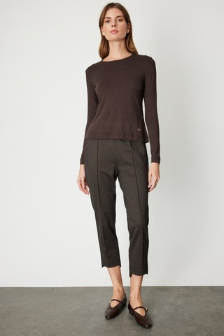 On Kadın Metal Aksesuarlı Sıfır Yaka Basic Bluz 61303 Kahverengi Kahverengi