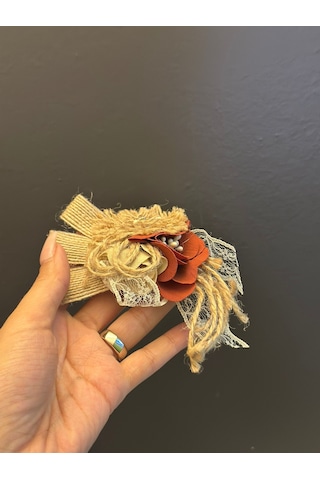 Çiçekli Tasarım Broş Yaka İğnesi G,y,m Aksesuarı 9 x 6 CM Renkli