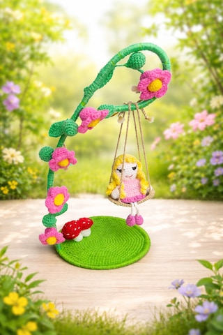 Çiçekli Salıncakta Amigurumi Bebek Özel Tasarım Hediye 0