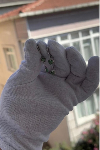 Kadın Gümüş Renk Kalpli Özel Tasarım Sallantılı Küpe Yeşil