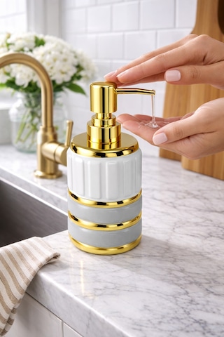 Elegance Gold Detaylı Beyaz Porselen Sıvı Sabunluk Evye Üstü Banyo Kullanımına Uygun Lüks Tasarım Gri